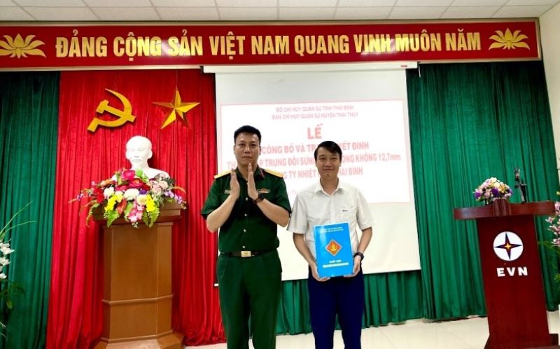 Thành lập Trung đội tự vệ súng máy phòng không 12,7mm Công ty Nhiệt điện Thái Bình