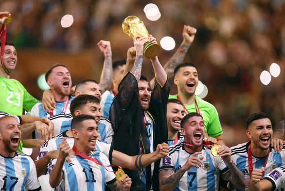 Messi cùng Argentina vô địch World Cup 2022