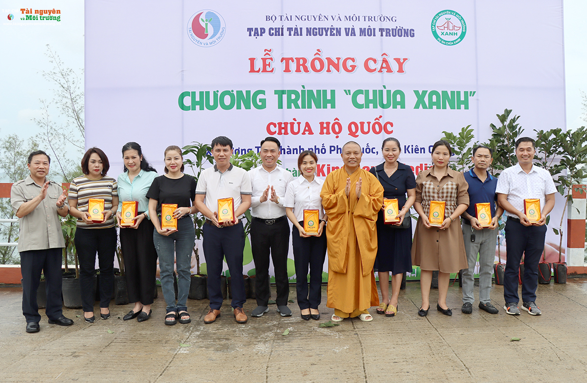 Tạp chí Tài nguyên và Môi trường phát động trồng cây chương trình 