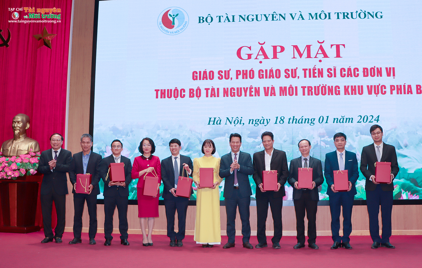 Gặp mặt Giáo sư, Phó Giáo sư, Tiến sĩ các đơn vị thuộc Bộ Tài nguyên và Môi trường khu vực phía Bắc