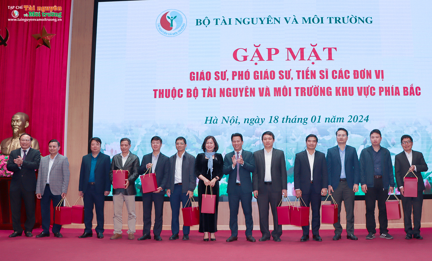 Gặp mặt Giáo sư, Phó Giáo sư, Tiến sĩ các đơn vị thuộc Bộ Tài nguyên và Môi trường khu vực phía Bắc