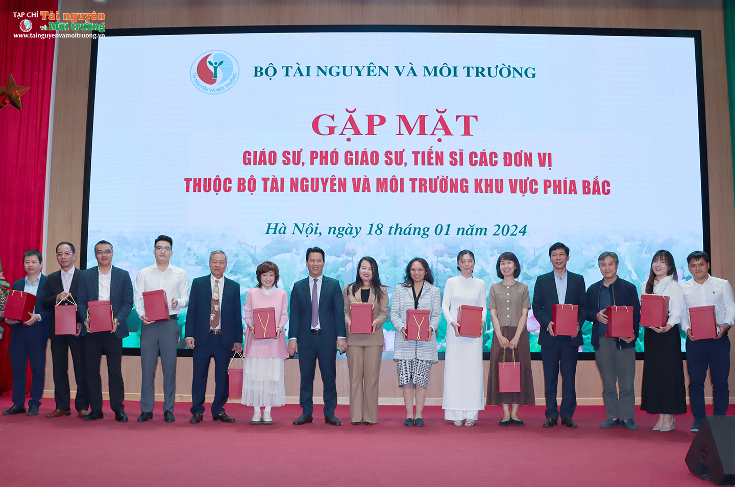 Gặp mặt Giáo sư, Phó Giáo sư, Tiến sĩ các đơn vị thuộc Bộ Tài nguyên và Môi trường khu vực phía Bắc