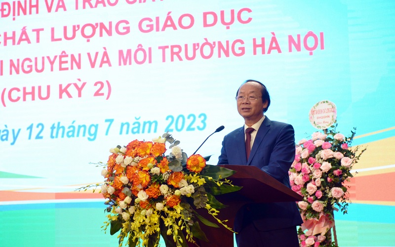 Trường Đại học Tài nguyên và Môi trường Hà Nội nhận Giấy chứng nhận kiểm định chất lượng cơ sở giáo dục chu kỳ 2