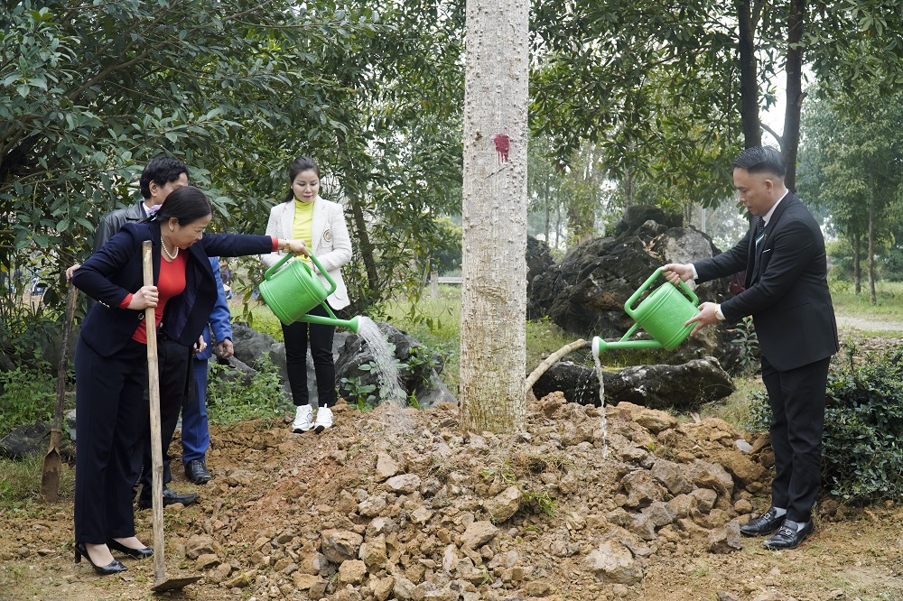 Trồng một cây xanh, gieo thêm mầm sống