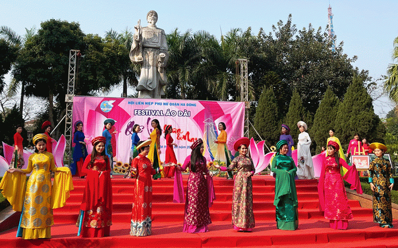 Hà Đông: Đặc sắc ấn tượng Festival Áo dài “ Quê lụa xưa và nay”