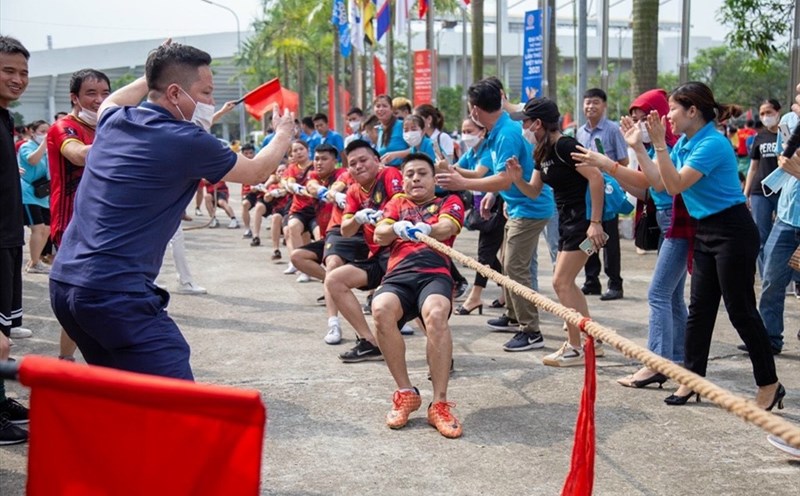 Công đoàn tôn vinh 10 doanh nghiệp tiêu biểu vì người lao động của Hà Nội