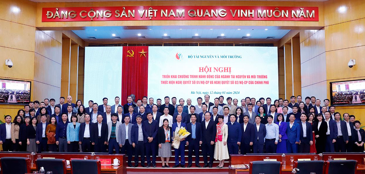 Chỉ đạo chiến lược và sâu sát địa phương