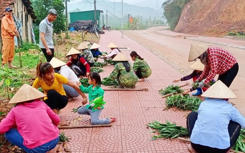 Biết ơn những người phụ nữ cống hiến thầm lặng