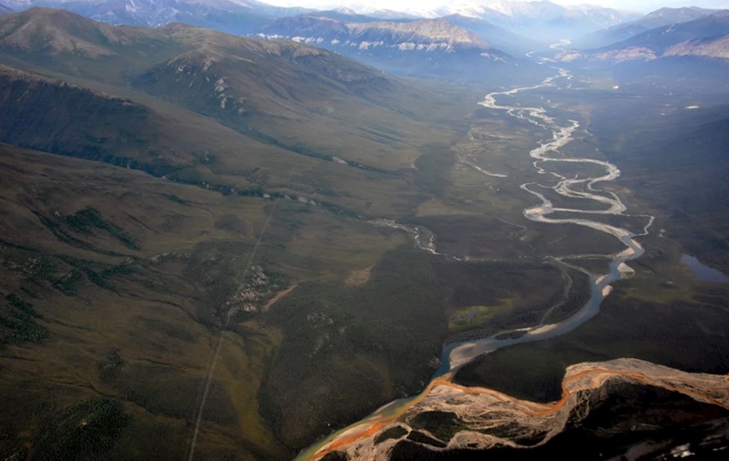 Các con sông ở Alaska đang chuyển màu cam