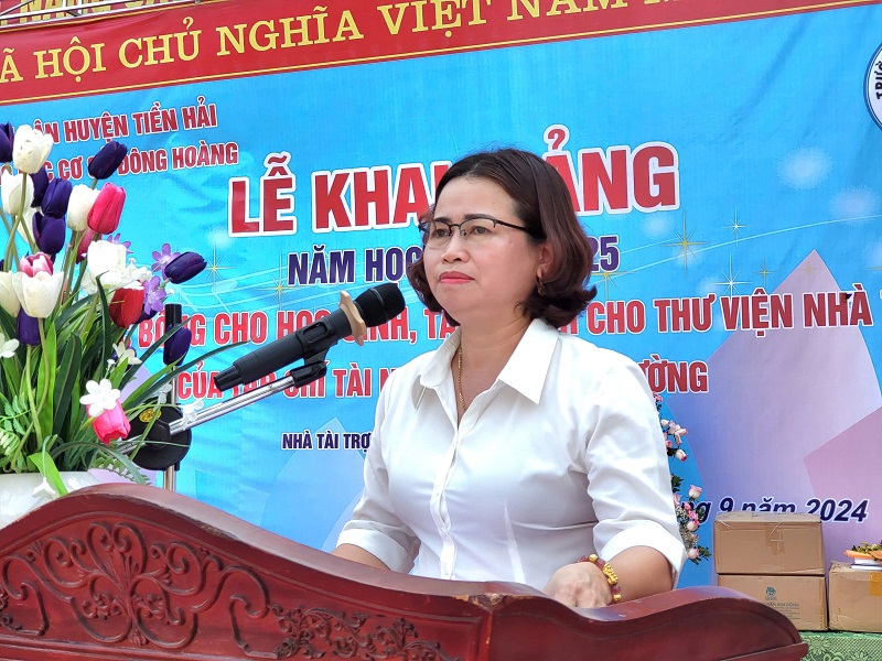 Tạp chí Tài nguyên và Môi trường trao 50 suất học bổng cùng nhiều phần quà ý nghĩa trong ngày khai giảng ở Thái Bình