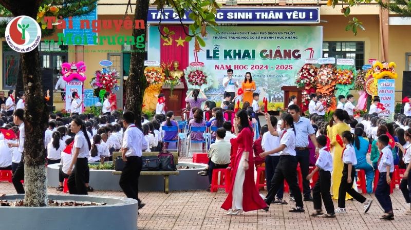 Trường Trung học cơ sở Huỳnh Thúc Kháng, TP. Buôn Ma Thuột vui mừng đón chào Lễ Khai giảng