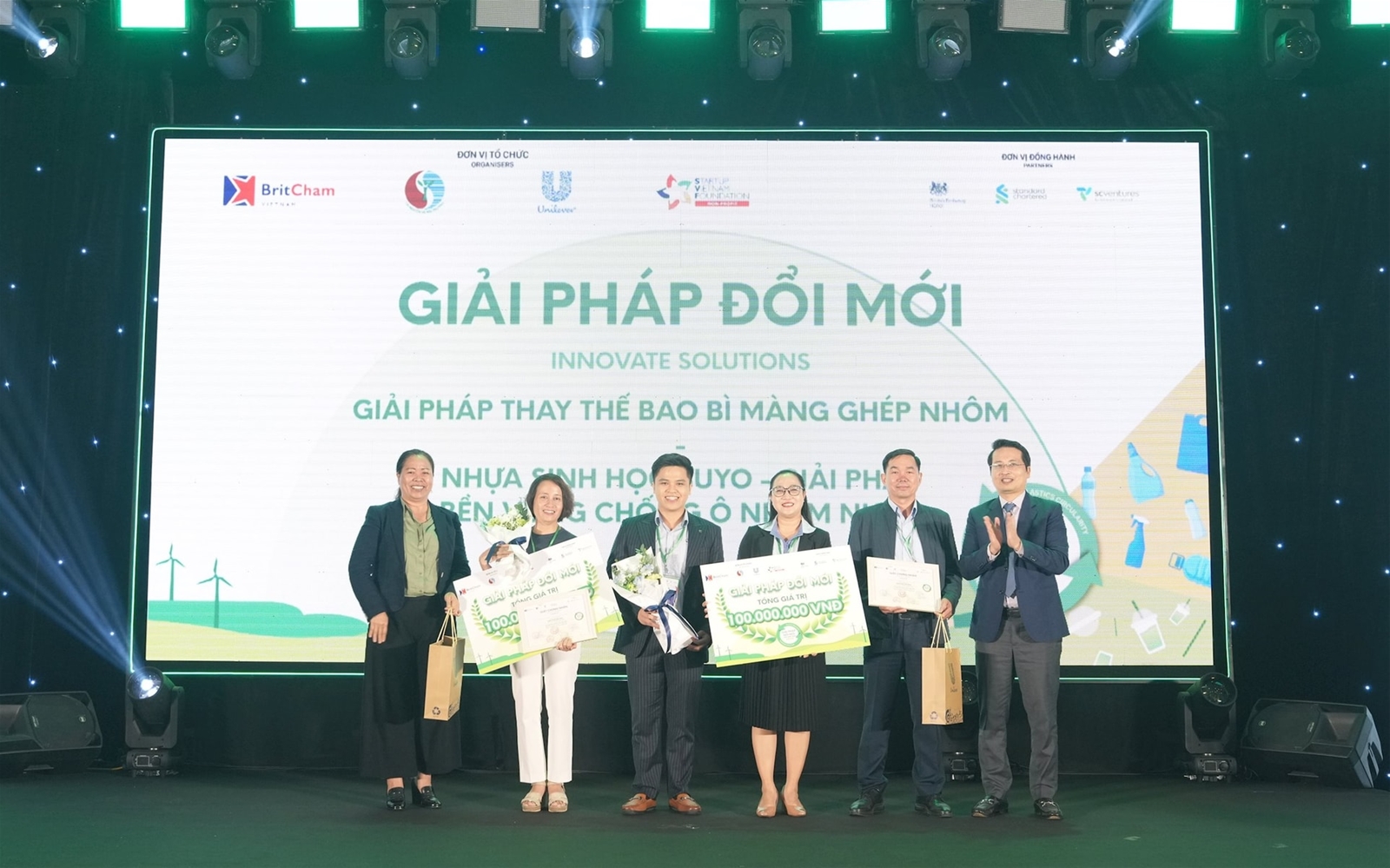 Vòng Chung kết Cuộc thi “Giải pháp đổi mới tuần hoàn nhựa 2024”