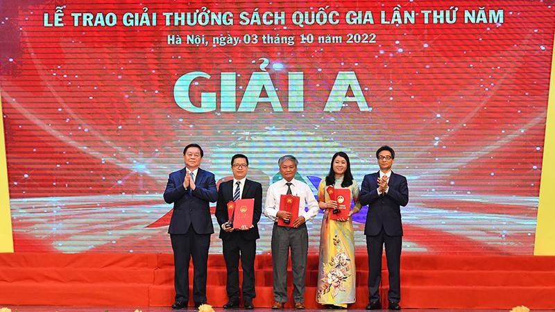 “Hoàng Việt nhất thống dư địa chí” giành giải A duy nhất Sách quốc gia