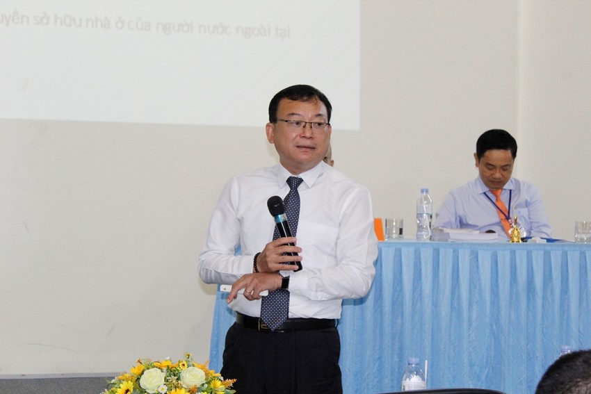 PGS.TS Nguyễn Quang Tuyến phát biểu tại hội thảo