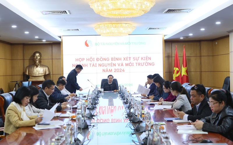 Họp Hội đồng bình xét sự kiện nổi bật ngành Tài nguyên và Môi trường năm 2024