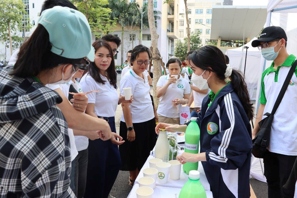 Đại học TN&MT Hà Nội mít tinh hưởng ứng Ngày Môi trường thế giới