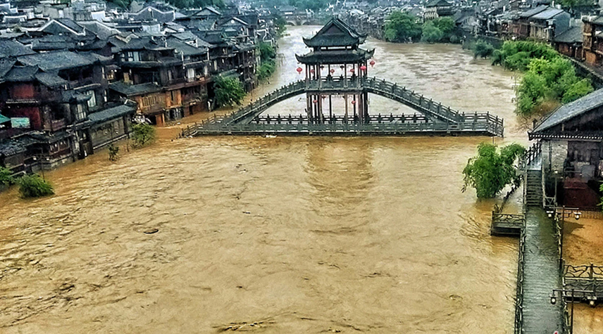 Trung Quốc triển khai gói phản ứng khẩn cấp vì mưa lũ