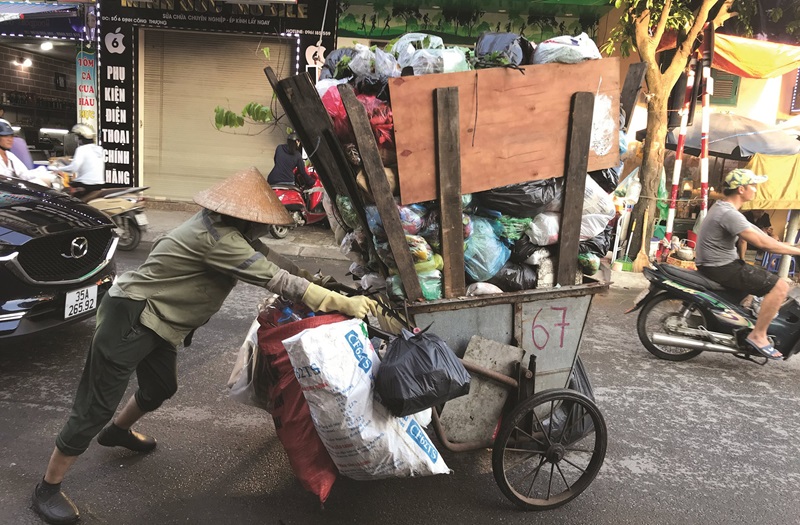 Hà Nội phân loại rác thải sinh hoạt tại nguồn: Tránh ‘vết xe đổ’