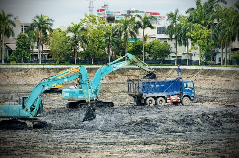 'Giải cứu' hồ điều hòa ô nhiễm nhất thành phố Quảng Ngãi