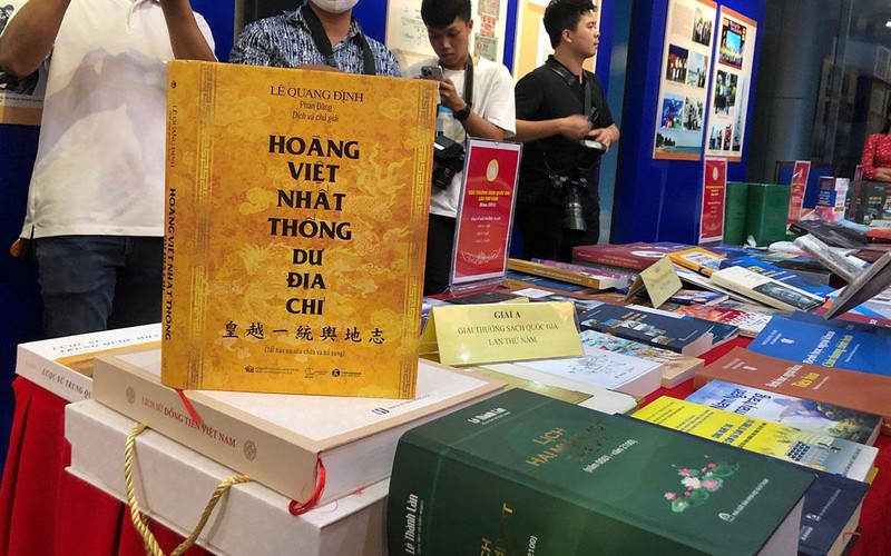 “Hoàng Việt nhất thống dư địa chí” giành giải A duy nhất Sách quốc gia