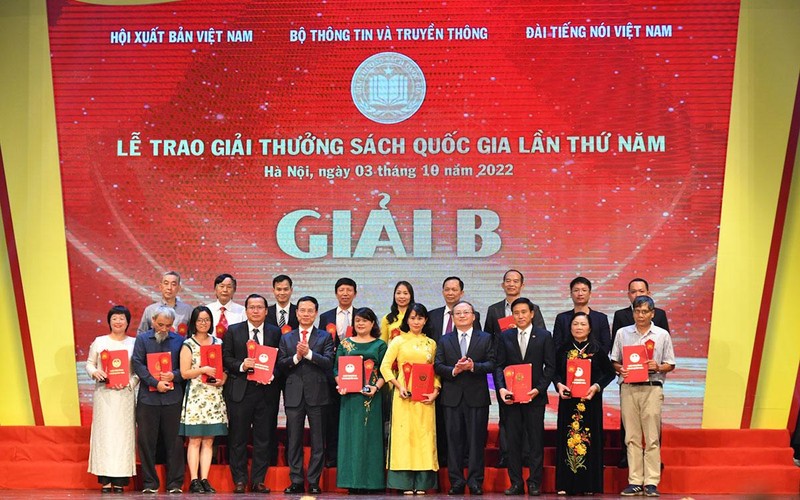 “Hoàng Việt nhất thống dư địa chí” giành giải A duy nhất Sách quốc gia