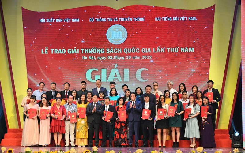 “Hoàng Việt nhất thống dư địa chí” giành giải A duy nhất Sách quốc gia