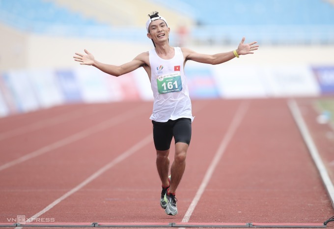 Việt Nam lần đầu giành HC vàng marathon nam SEA Games