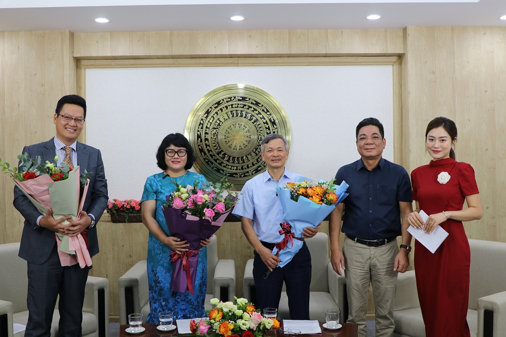 Tọa đàm trực tuyến 'Hoàn thiện quy định về trạm sạc, thúc đẩy phát triển thị trường xe điện tại Việt Nam'