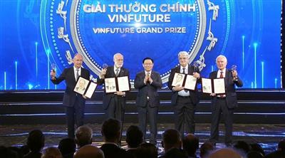 5 nhà khoa học nhận giải thưởng 3 triệu USD của VinFuture