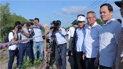 Bạc Liêu và Cà Mau cần tính toán căn cơ, lâu dài về tình hình sạt lở