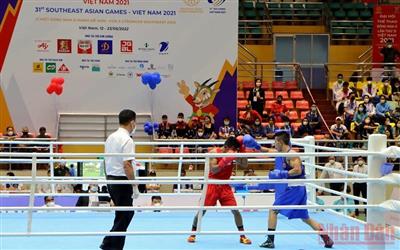 Boxing Việt Nam giành chiến thắng đầu tiên tại SEA Games 31