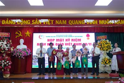 Đại học Tài nguyên và Môi trường TP. Hồ Chí Minh tổ chức buổi gặp mặt Kỷ niệm 42 năm ngày Nhà giáo Việt Nam