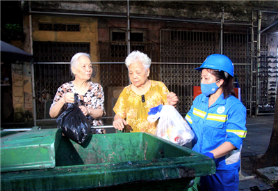 Hà Nội: Quận Hoàn Kiếm triển khai phân loại rác tại nguồn