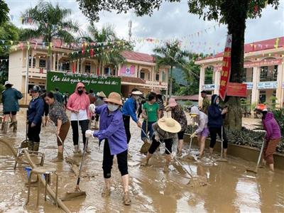 Khẩn trương kiểm soát ô nhiễm môi trường sau mưa lũ