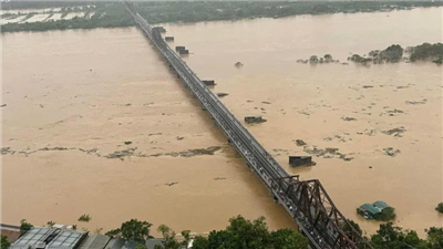 Lũ trên sông Hồng tại Hà Nội vượt báo động 2, khả năng đạt đỉnh vào trưa 11/9