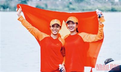 Rowing nữ Việt Nam đại thắng khi giành trọn bộ 8 Huy chương Vàng