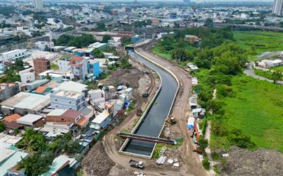 TP. Hồ Chí Minh: Còn nhiều khó khăn đối với các dự án xây dựng hạ tầng, cải tạo môi trường, nạo vét kênh rạch