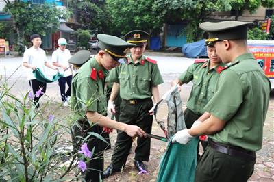 Vận động quần chúng nhân dân bảo vệ môi trường góp phần đảm bảo an ninh nguồn nước của lực lượng công an cơ sở