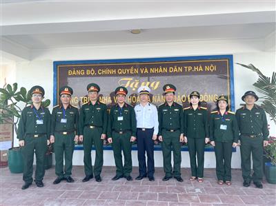 Đoàn công tác của Bệnh viện Trung ương Quân đội 108 thăm đảo Trường Sa