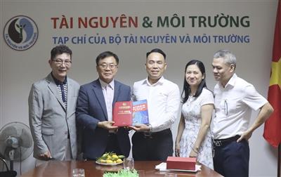 Tạp chí Tài nguyên và Môi trường trao đổi hợp tác với Nhật báo Gyeongnam Maeil Hàn Quốc